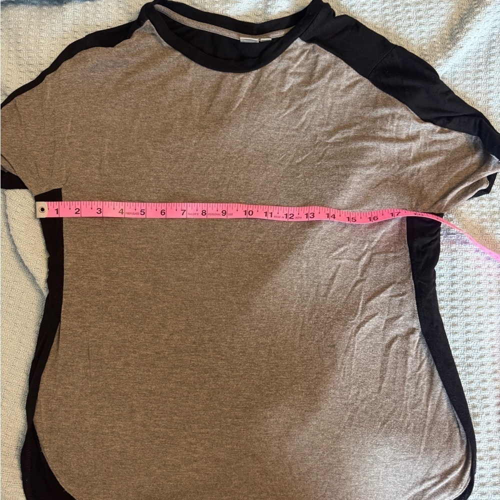 2/20 Twik Grey and Black T-Shirt - Women’s Small - Picture 5 of 8